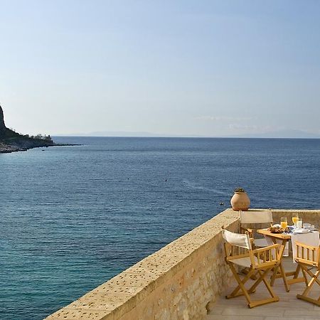 Hotel Mavromichalai Liménion Exteriér fotografie