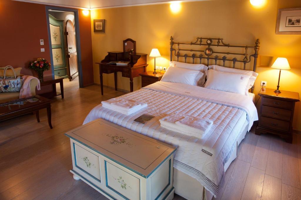Hotel Mavromichalai Liménion Pokoj fotografie