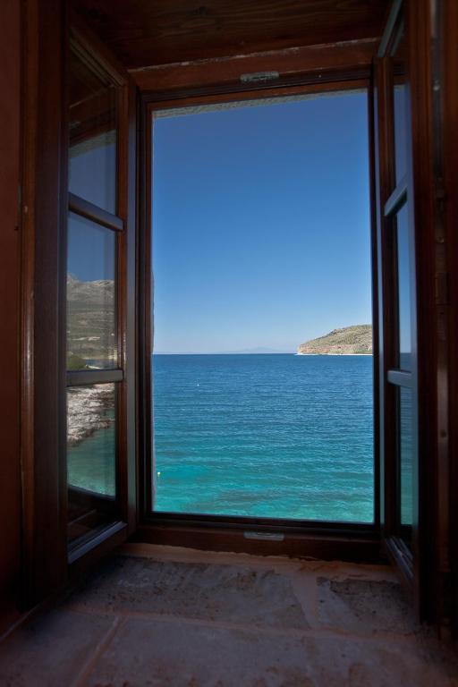 Hotel Mavromichalai Liménion Pokoj fotografie