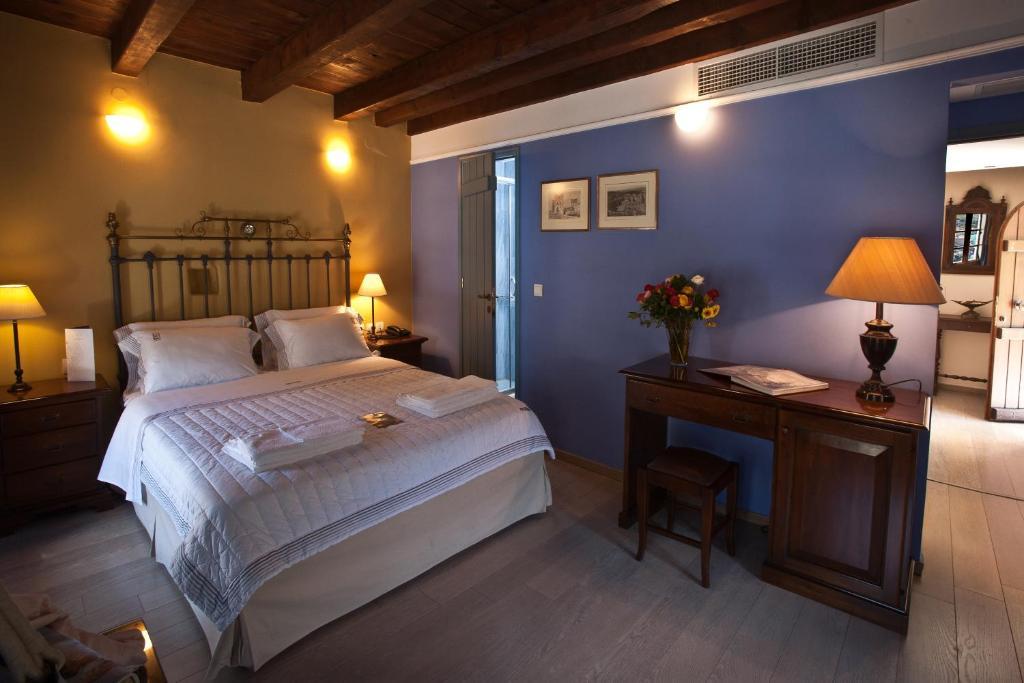 Hotel Mavromichalai Liménion Pokoj fotografie