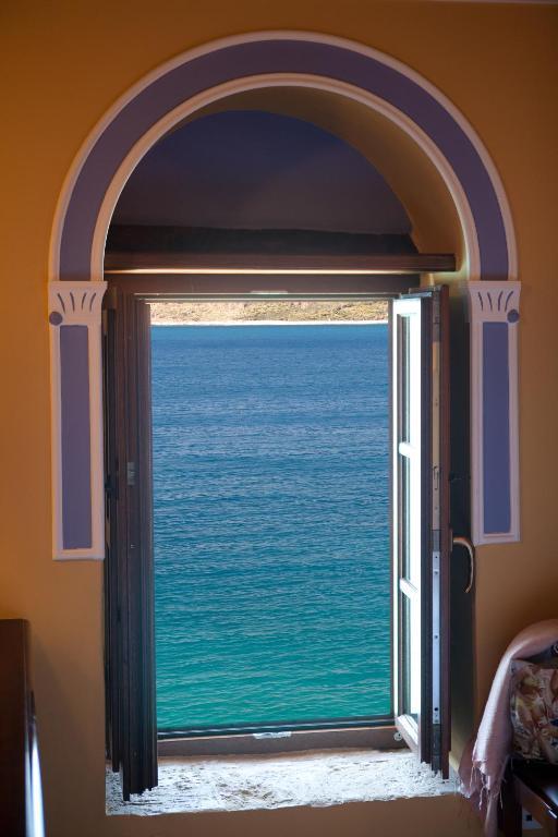 Hotel Mavromichalai Liménion Pokoj fotografie