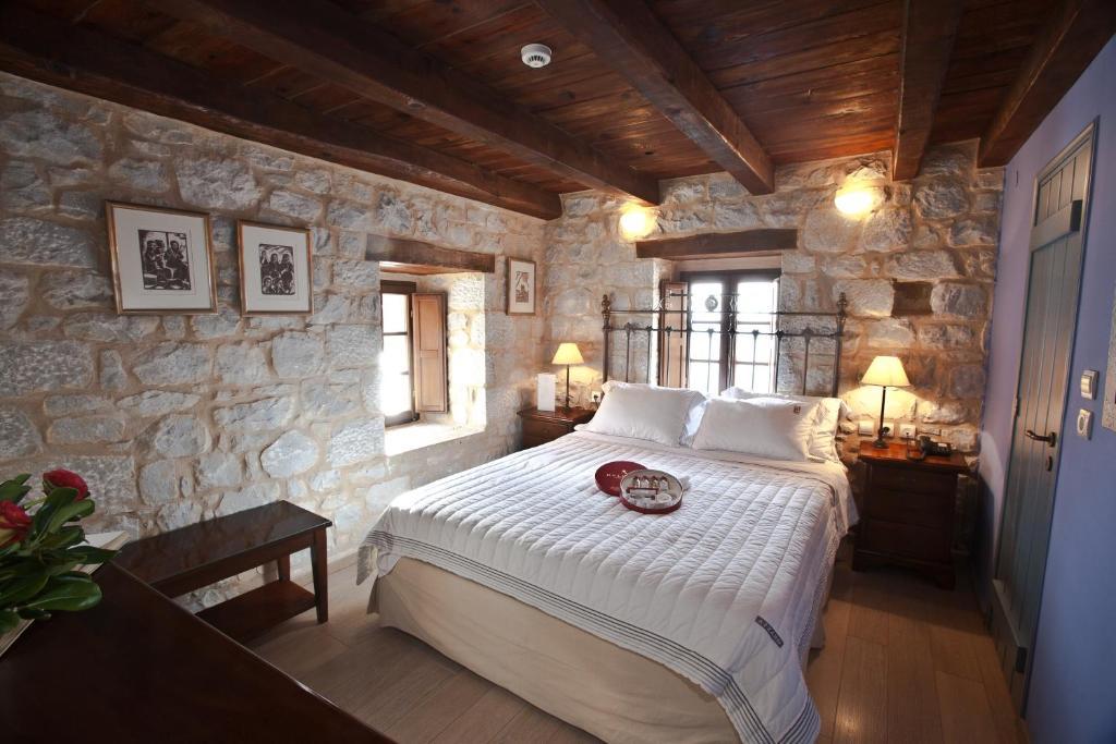 Hotel Mavromichalai Liménion Pokoj fotografie